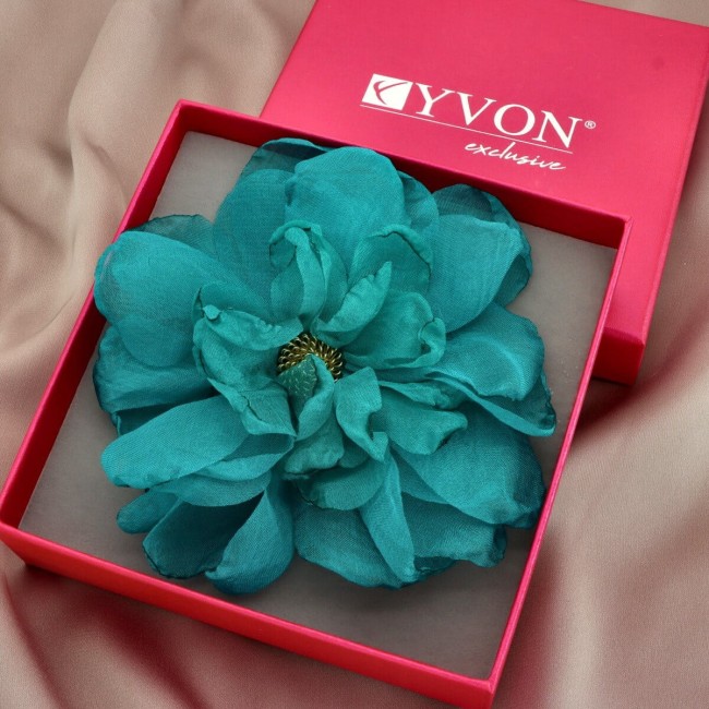 Jedwabna kwiatowa broszka i ozdoba do włosów turkusowa