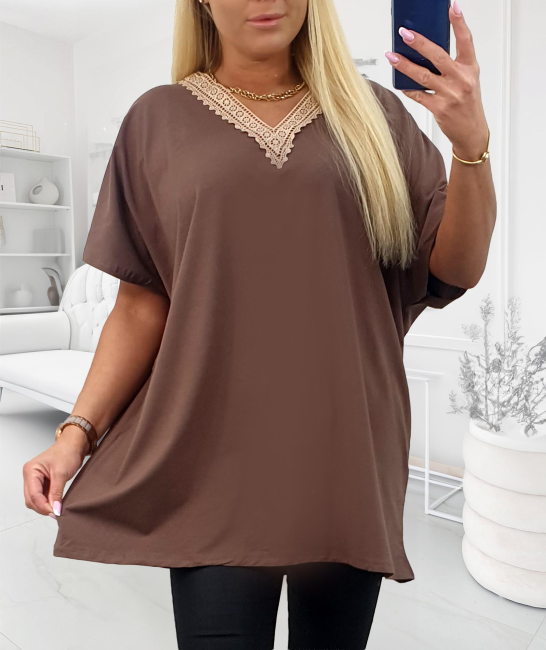 Bawełniana tunika plus size KORONKOWY DEKOLT brązowa