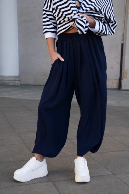 Zwiewne  spodnie plus size ALLADYNY granatowe